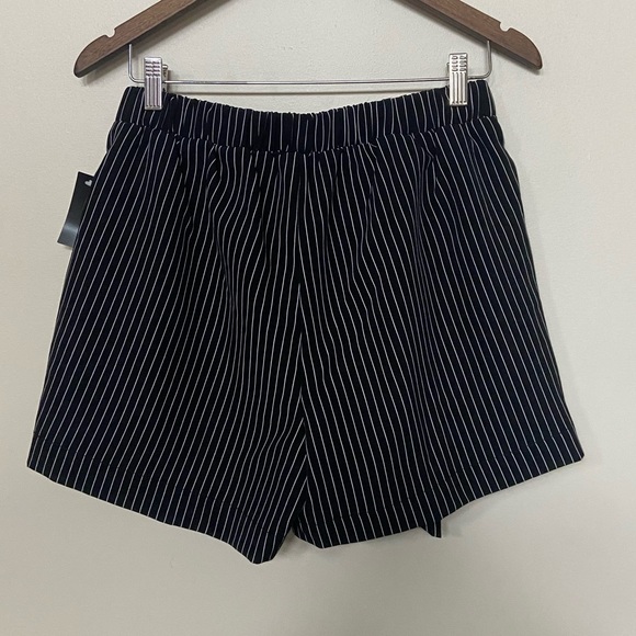 🔸 Ardene 🔸 striped paperbag shorts - Picture 2 of 6